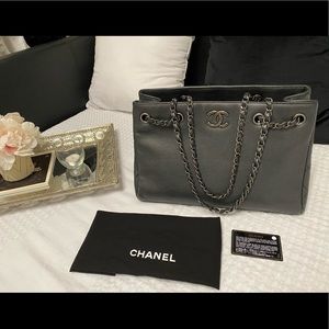 Chanel tote